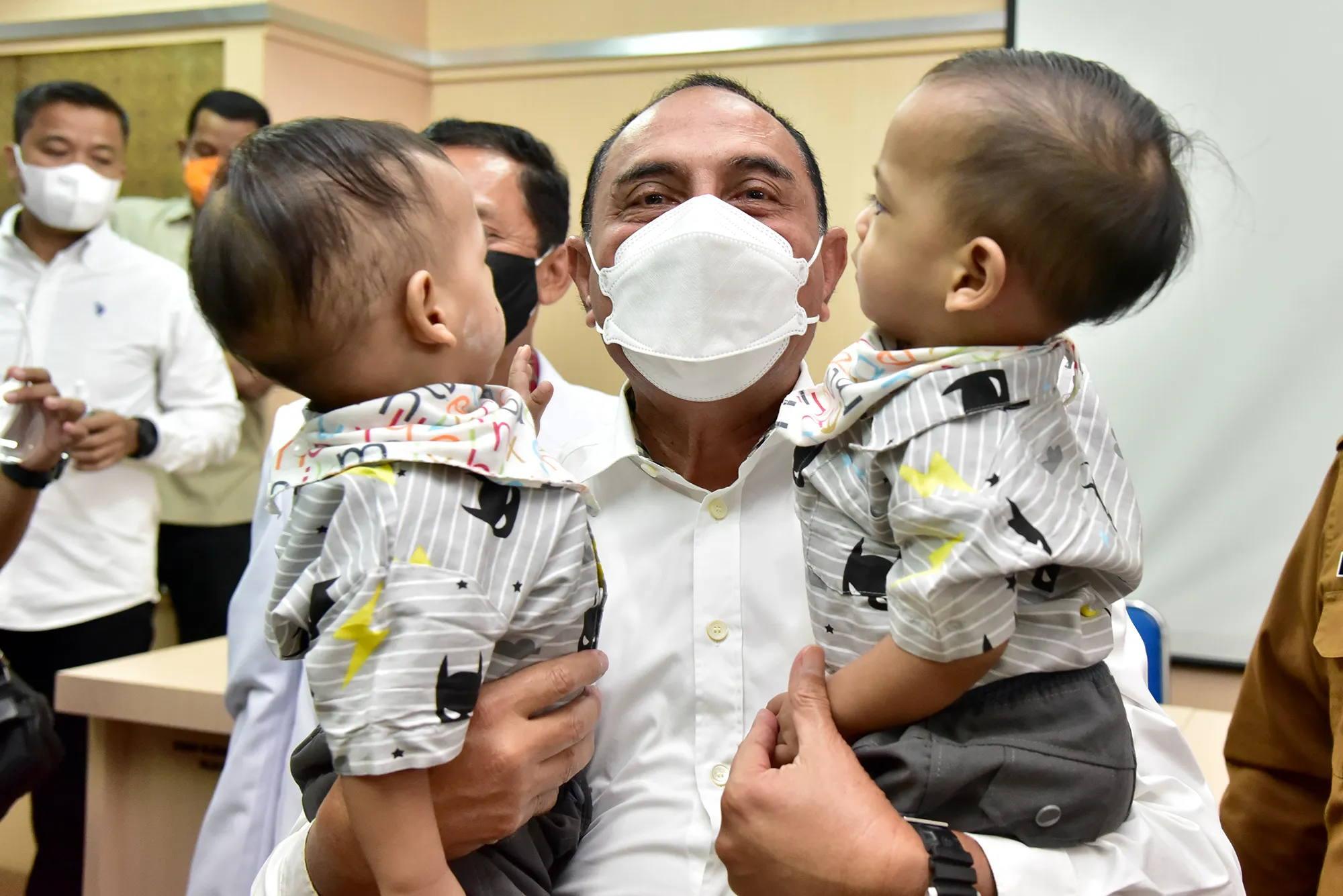 Bayi Kembar Adam - Aris Pulang Ke Rumah