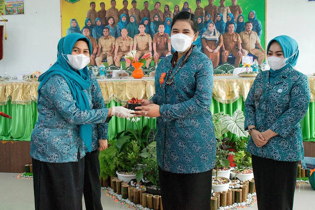 Kahiyang Ayu Minta PKK Tingkatkan Tertib Administrasi