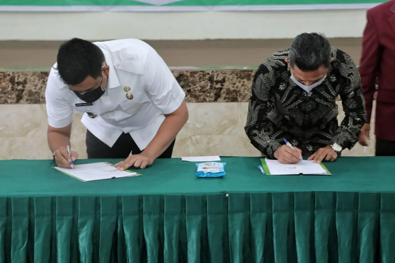 Wali Kota Medan - Rektor UISU Teken Nota Kesepahaman Bidang Pendidikan