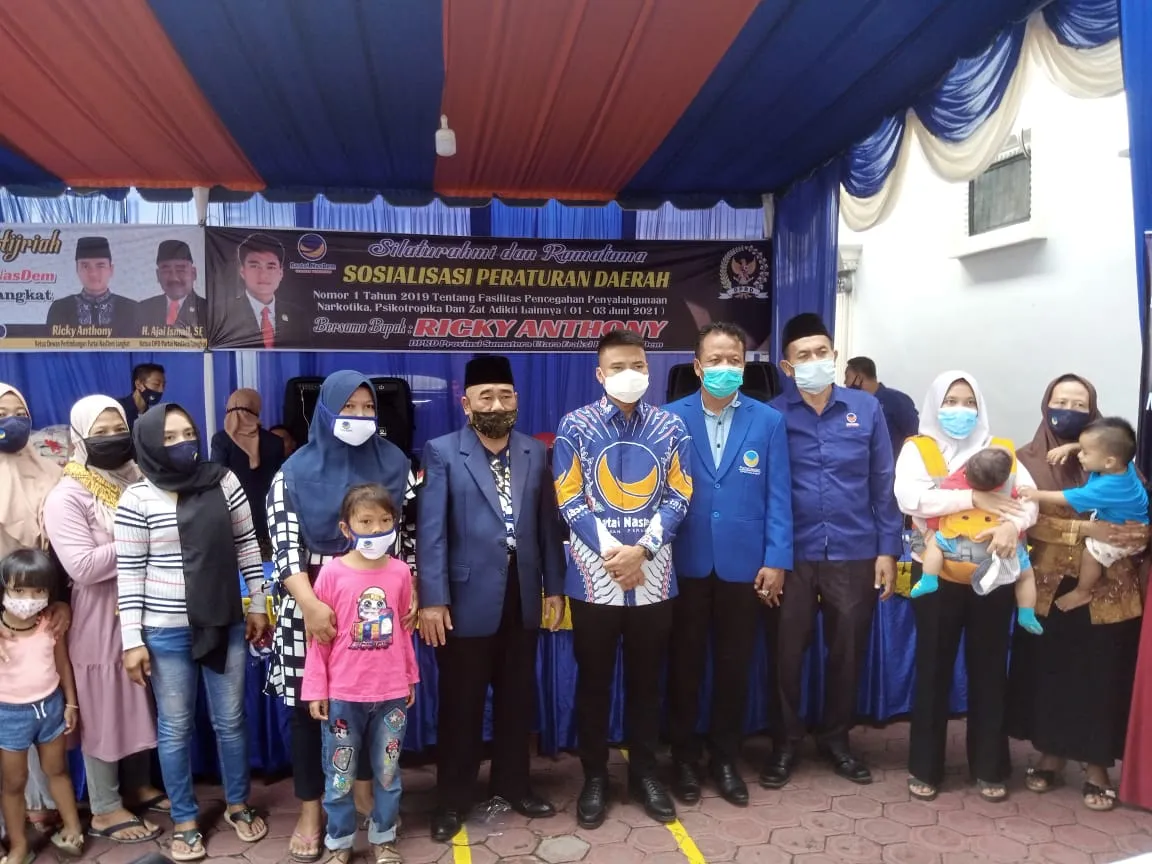 Prananda Surya Paloh Foundation dan Partai Nasdem Langkat Bagikan Ratusan Paket Sembako