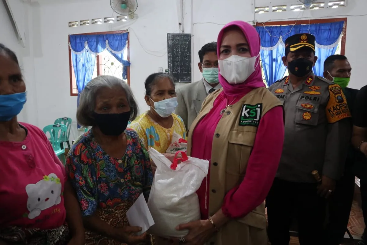 Kapolres Batubara - KSJ Berkunjung Ke "Kampung Batak" Berikan Bantuan
