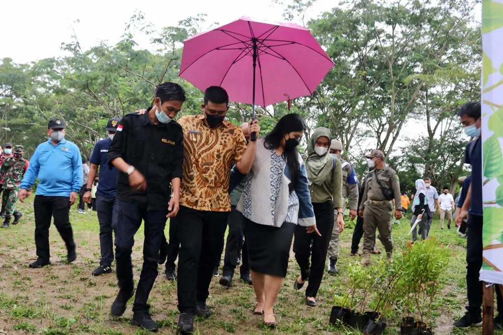 Bobby - Kahiyang Tanam Bibit Mangga, Tabur Benih Ikan
