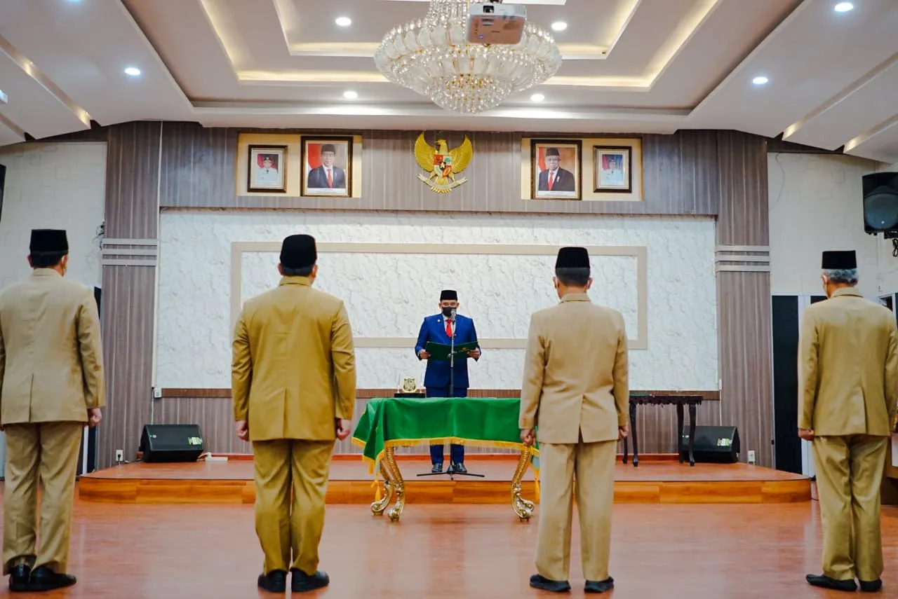 Bobby Nasution Lantik 5 Pejabat Eselon II - IIlI