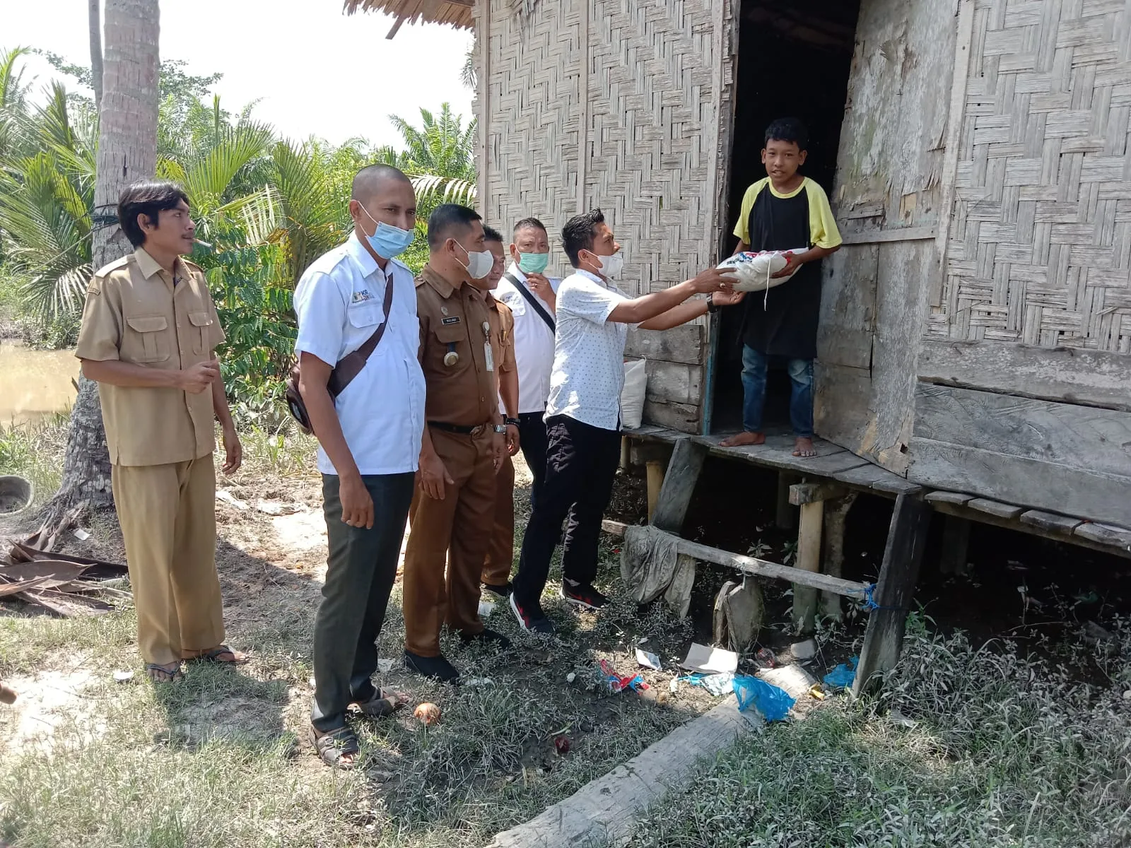 Kadin Batu Bara Bantu Korban Banjir Talawi