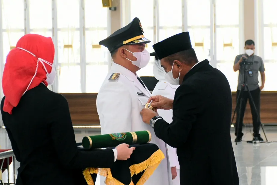 Bupati dan Wakil Bupati Labuhanbatu Dilantik