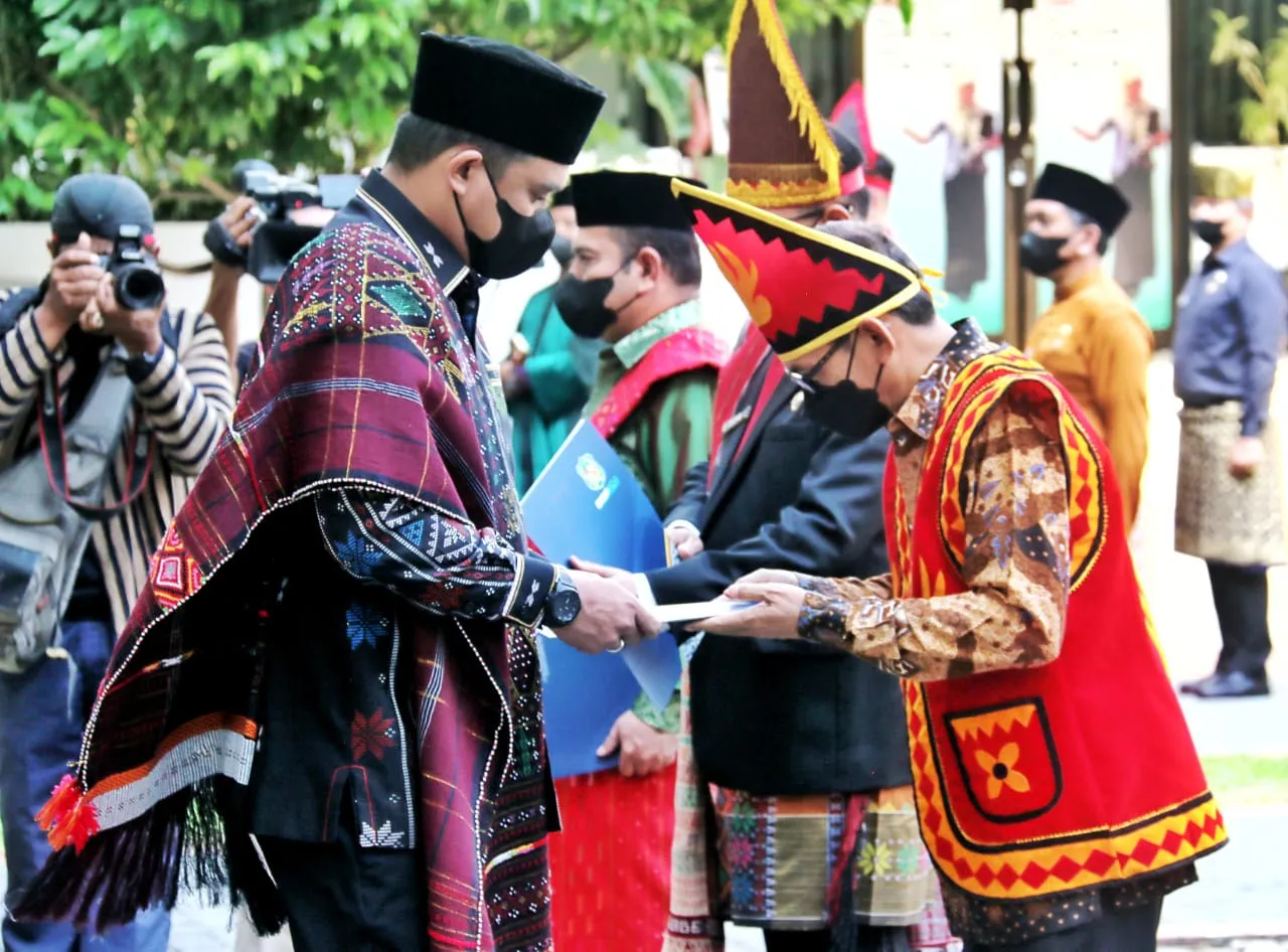 Bobby Lantik Pejabat II, III Pemko Medan
