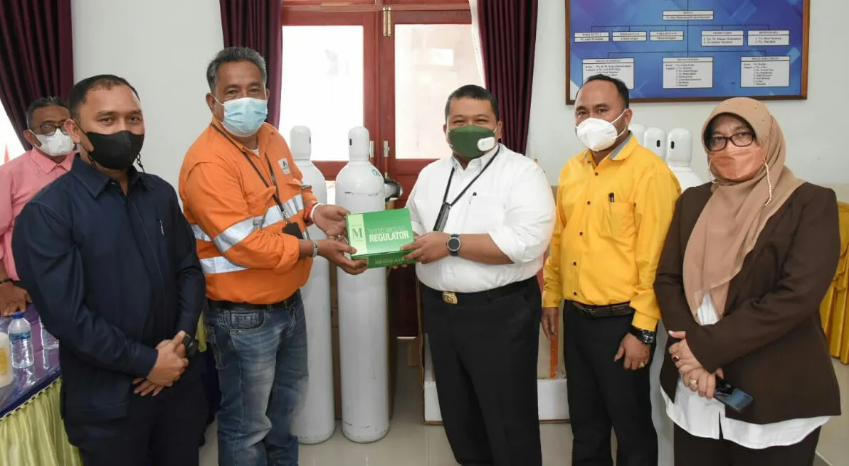 Bupati Dolly Pasaribu Terima Bantuan Alkes Covid-19 Senilai Rp.116 Juta Lebih dari PTAR