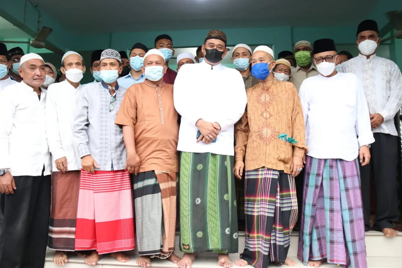 Bobby Nasution Safari Subuh di Masjid Al Ilham Medan Petisah