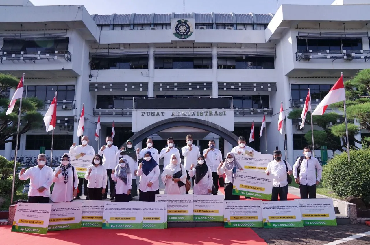 Rektor USU Beri Penghargaan Program Studi dan Fakultas Berprestasi Dalam IKU 2020