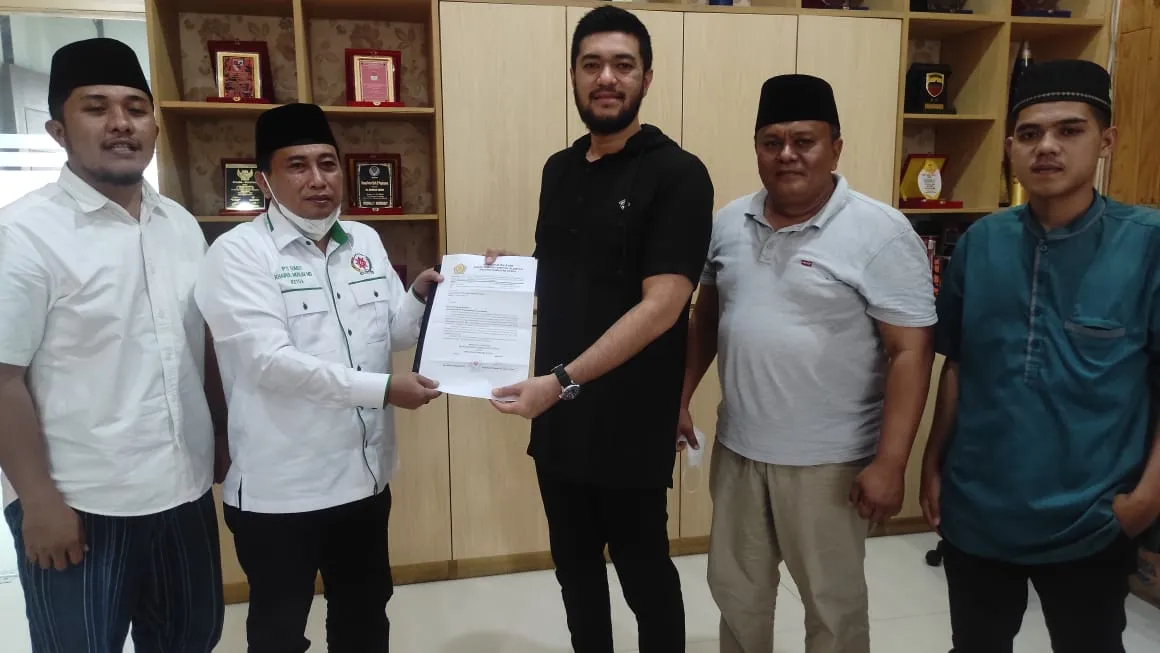 Ketua KNPI Sumut El Adrian Shah Terima SK Pengurus IPTI Sumut