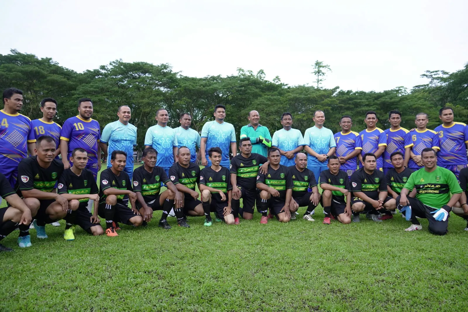 Bupati Zahir Ikut Tanding Sepak Bola Eksibisi, Tim Kepala Daerah Unggul Dari Tim Apdesi