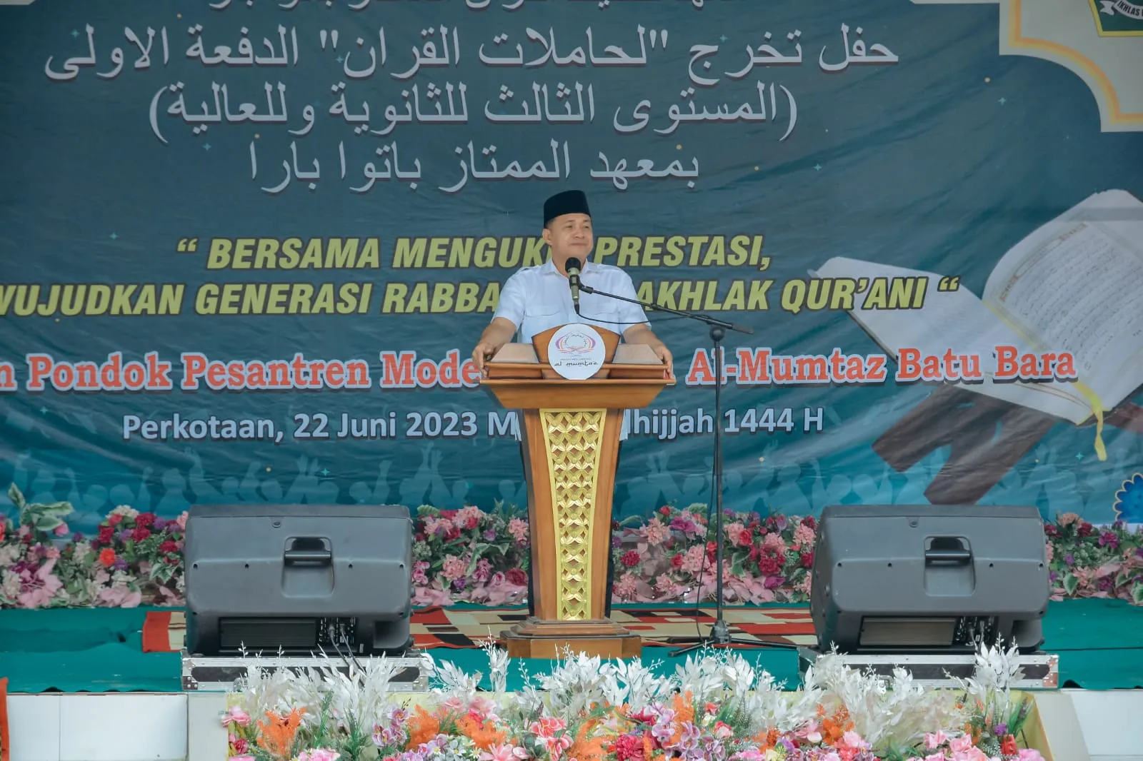 Hadiri Wisuda Ponpes Al- Mumtaz, Bupati Zahir Pesan Tingkatkan Pendidikan