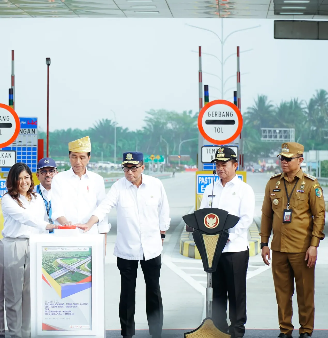 Jokowi Resmikan Tol Tebing Tinggi-Indrapura-Lima Puluh.
