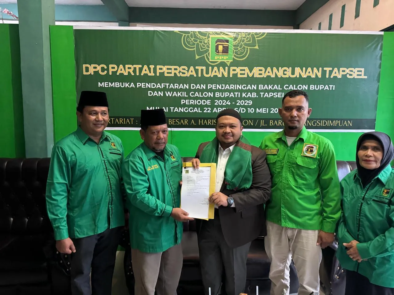 Dolly Pasaribu Resmi Daftar ke PPP Tapsel.