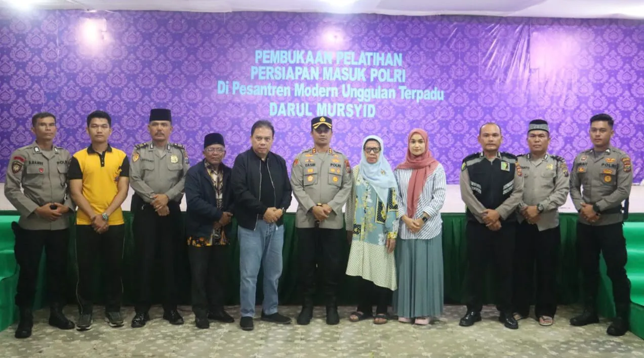 Kapolres Tapsel Buka Pelatihan Masuk Polri Santri Pesantren Darul Mursyid.