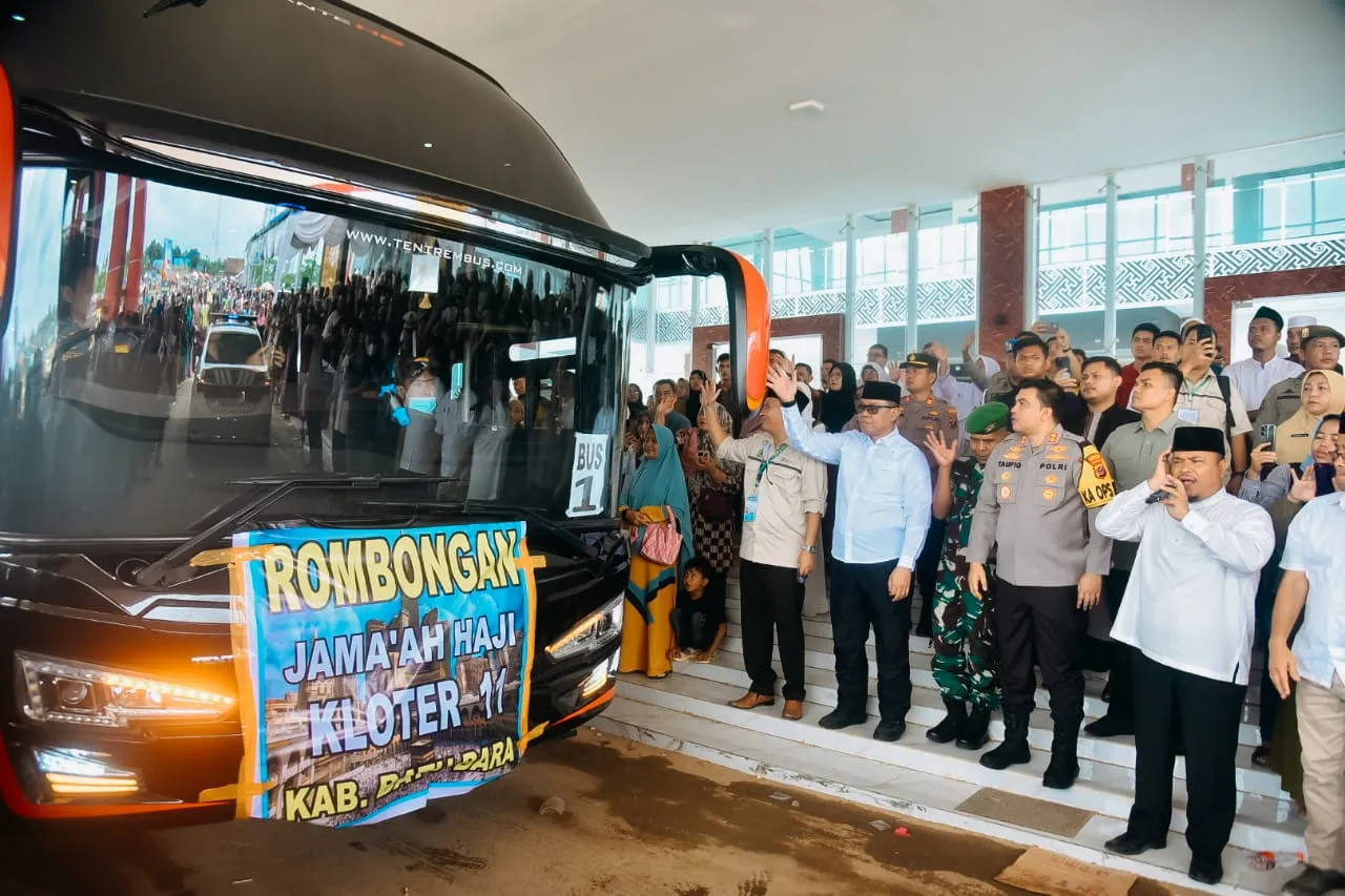 Pj Bupati Batu Bara Lepas Keberangkatan 249 Jemaah Calon Haji