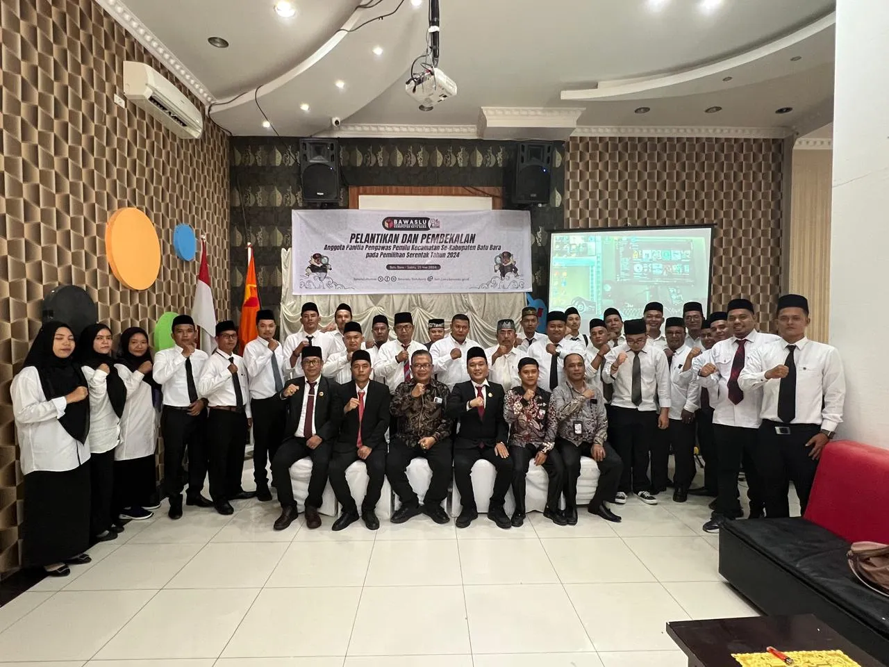 Bawaslu Batu Bara Lantik 36 Panwascam Pilkada 2024