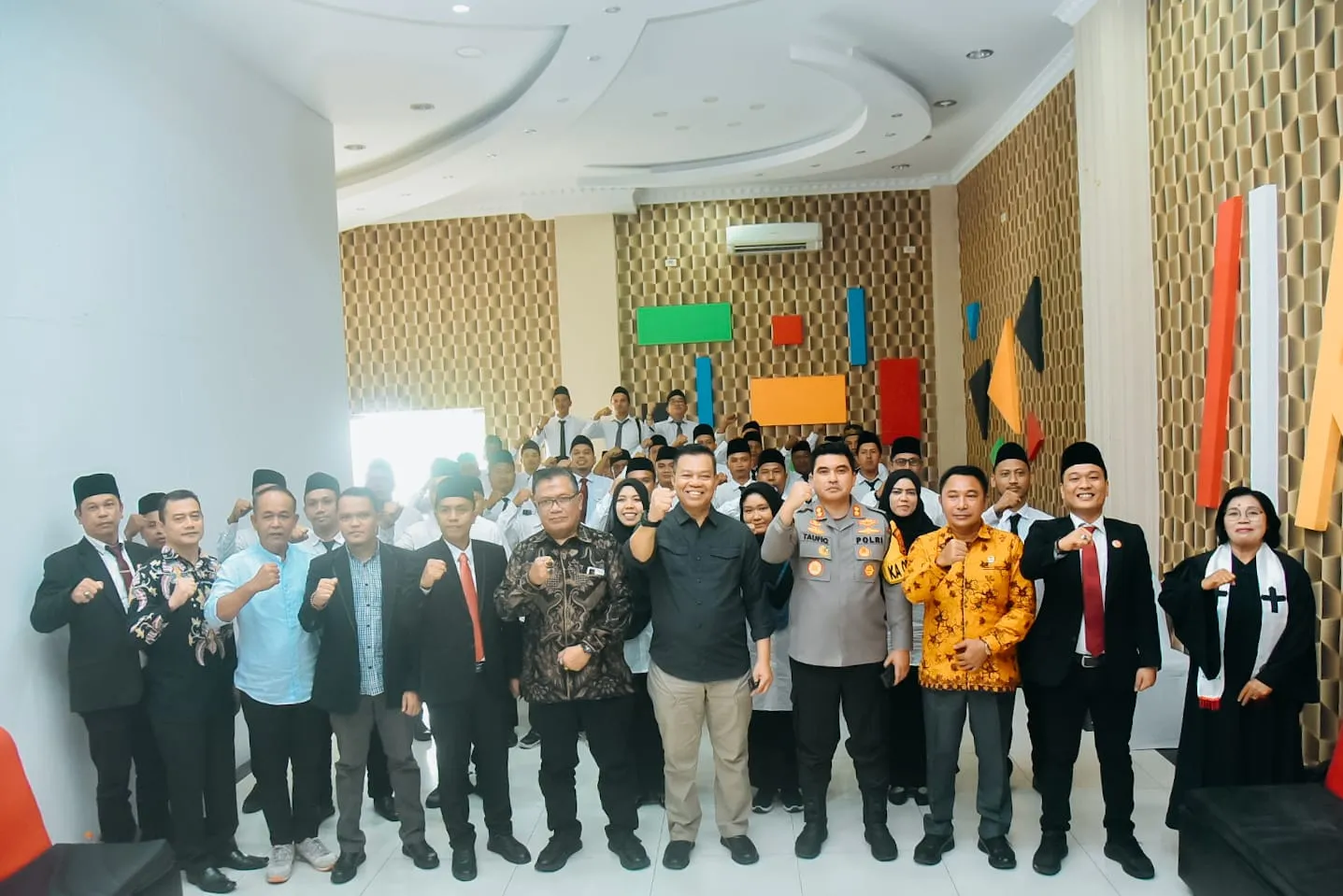 Pj. Bupati Batu Bara Hadiri Pelantikan Panwaslu Kecamatan untuk Pilkada Serentak 2024
