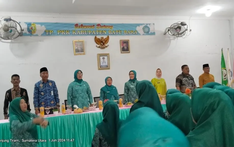 Pj Ketua TP PKK Batu Bara Lakukan Pembinaan, Desa Suka Maju Tampilkan Pojok Baca dan Kampung Youtuber