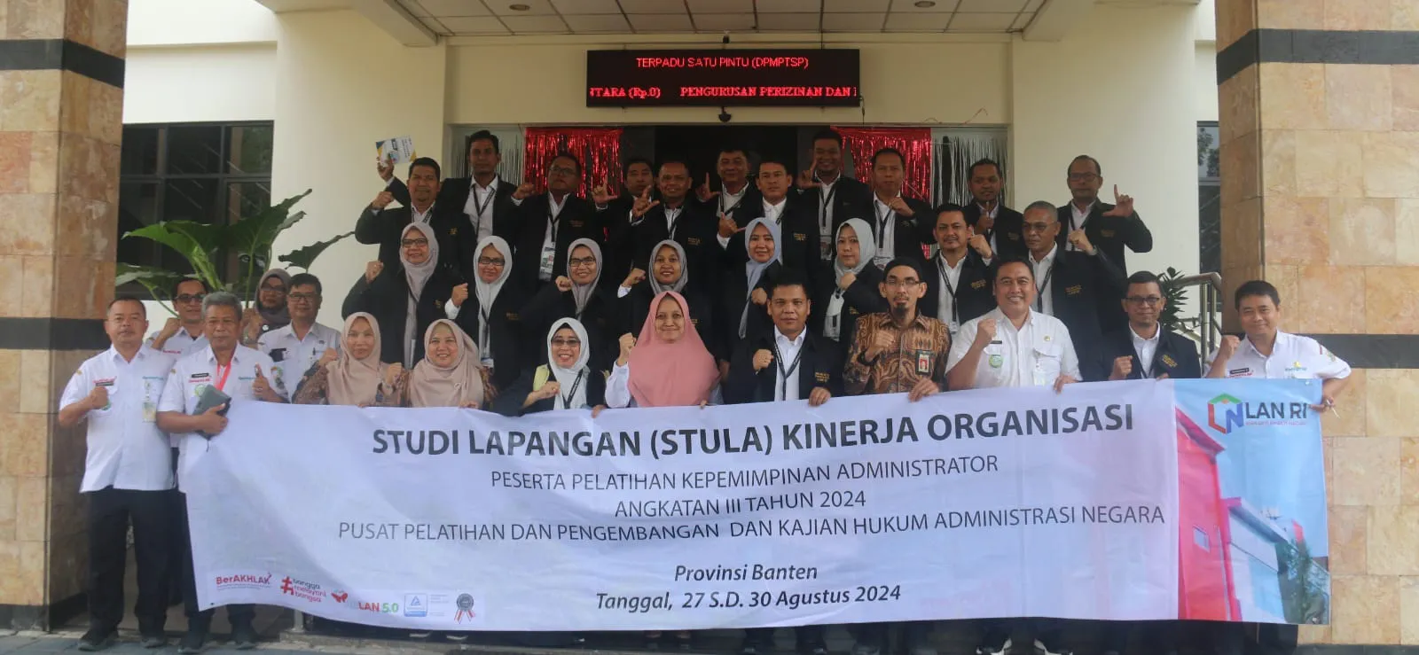 22 Peserta PKA Angkatan III Group B Studi Lapangan ke Dinas PMPTSP Provinsi Banten.