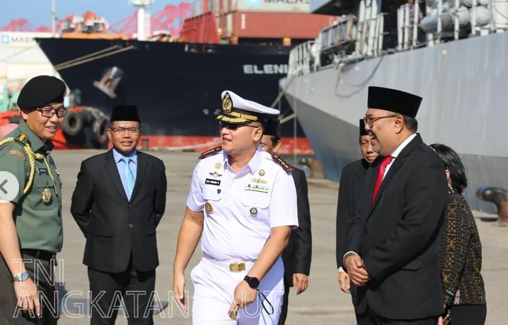 KRI Bung Tomo-357 Singgah di Sri Lanka Menuju Latihan Multinasional AMAN-25