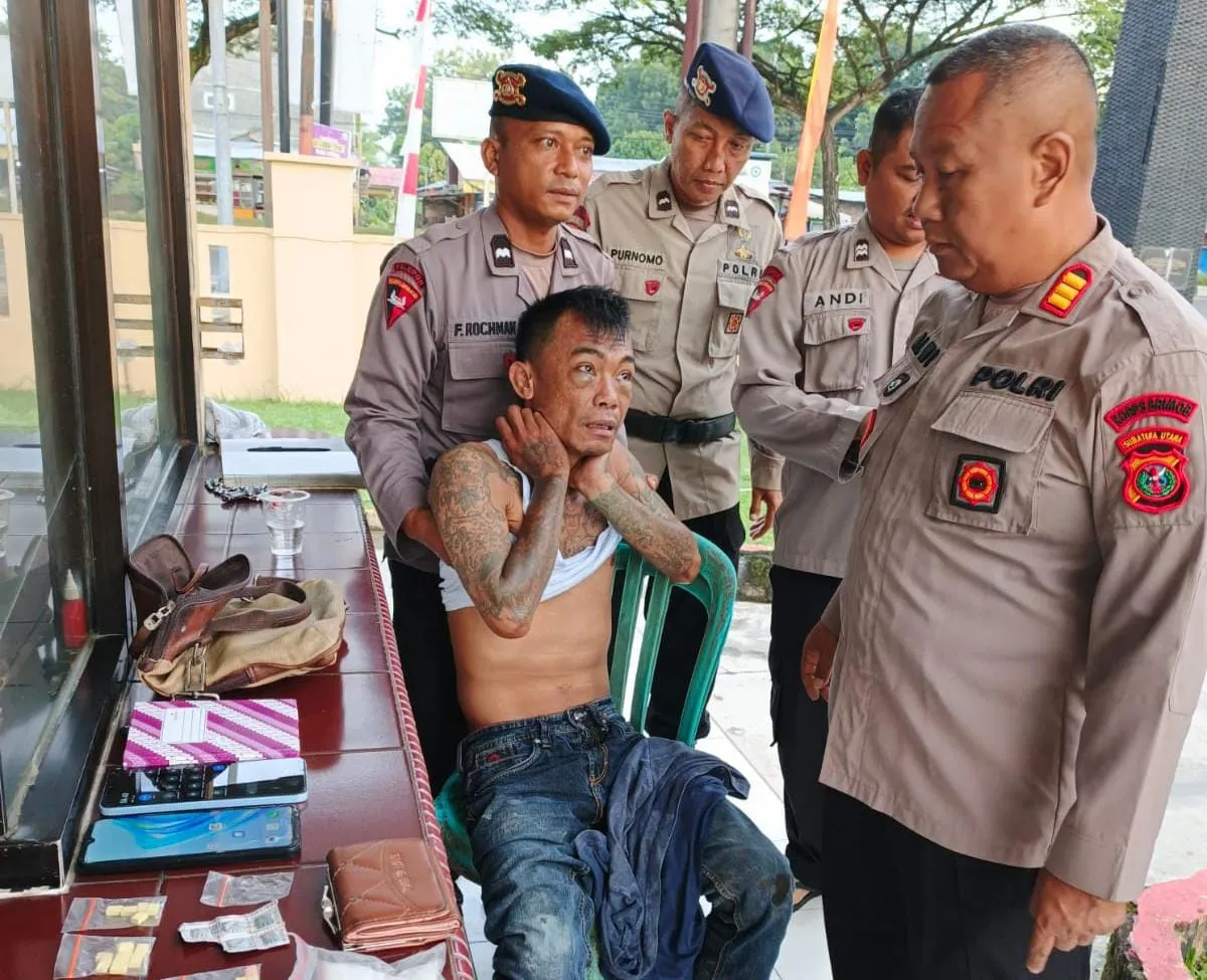 Brimob Respon Cepat Aduan Masyarakat di Tanjung Morawa, Pria Kecelakaan Ternyata Bawa Narkoba