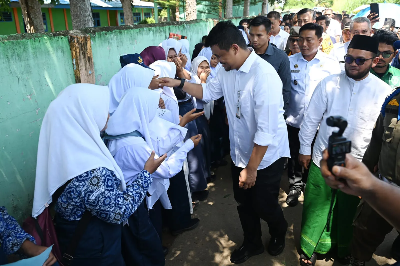 Bobby Nasution Turun Tangan,Siswa Al-Washliyah Bisa Sekolah