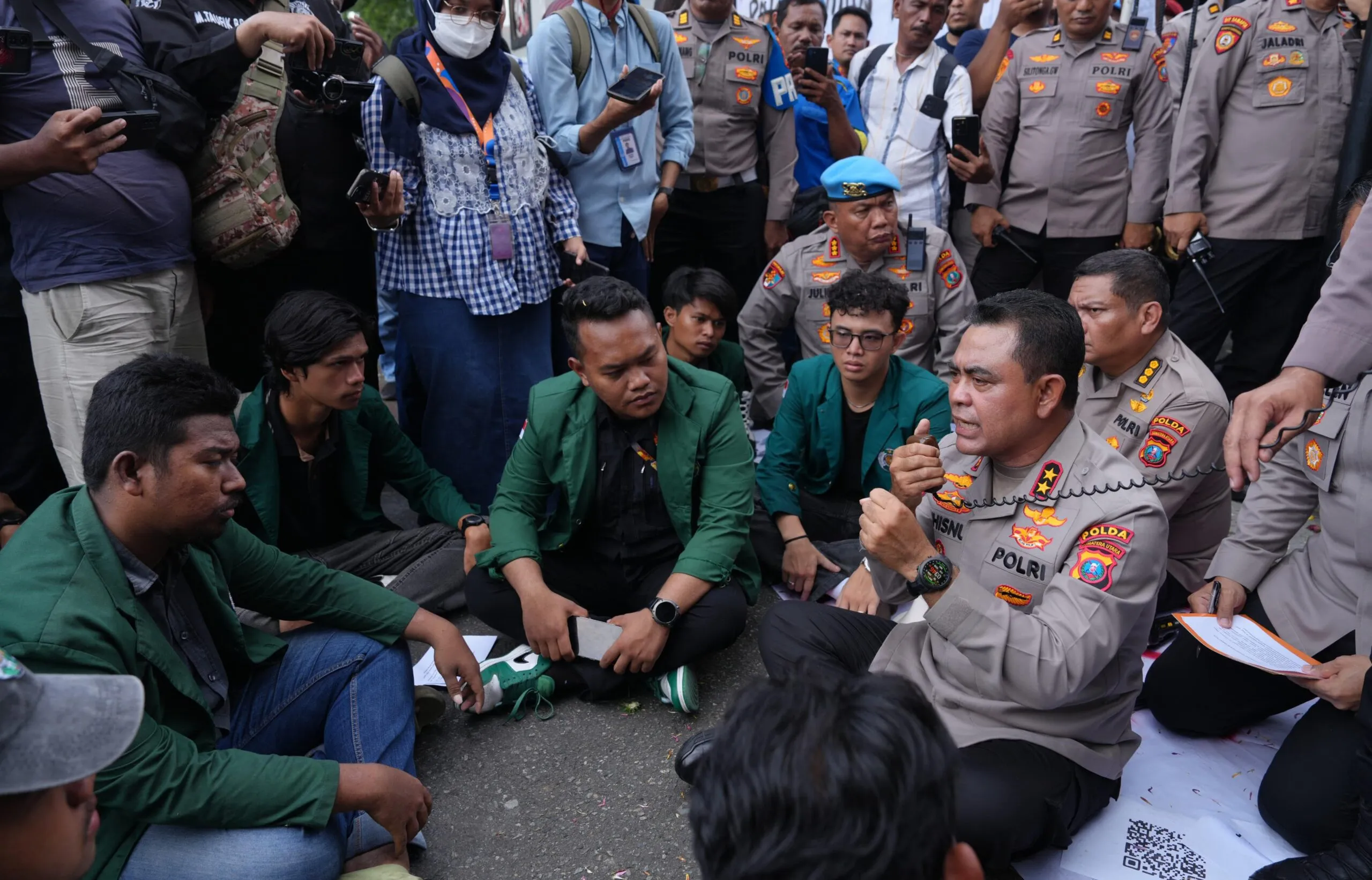 Kapolda Sumut Rangkul Mahasiswa BEM USU, Aspirasi Disampaikan dengan Damai