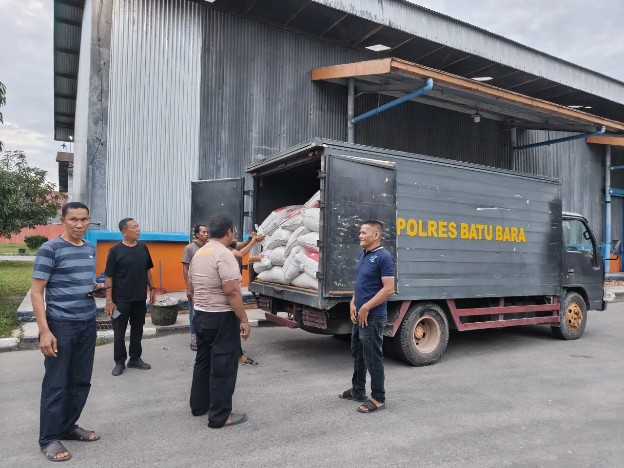 Polres Batu Bara Kembali Kirim Jagung ke Bulog Asahan
