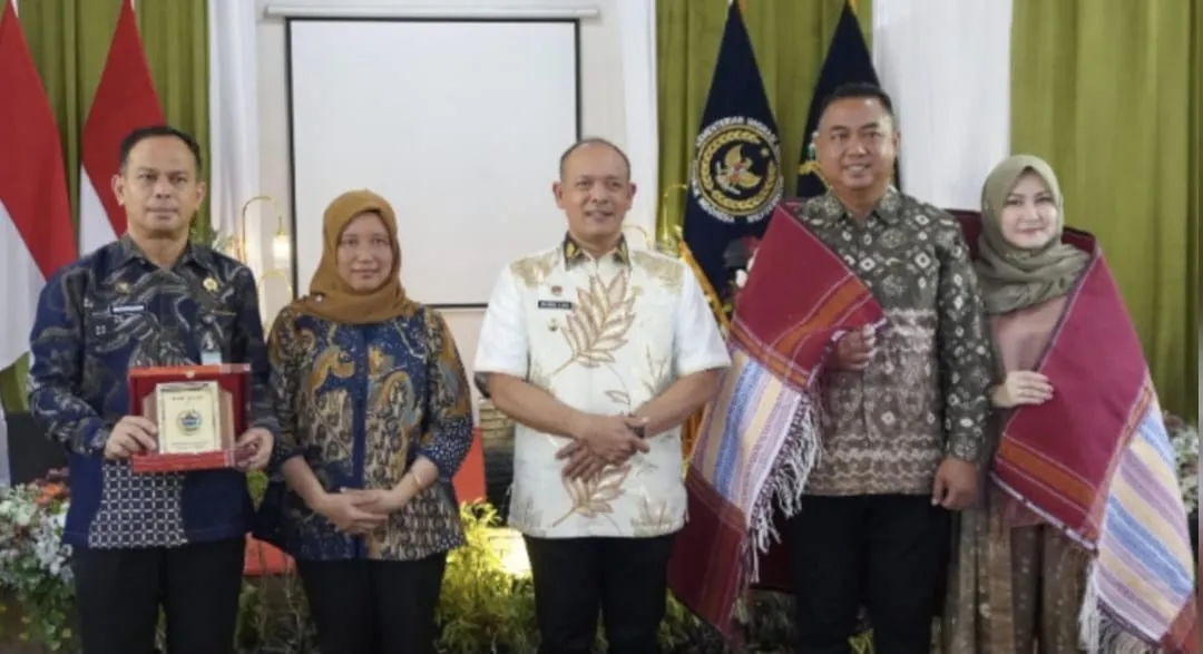 Kalapas Lapas Kelas IIA Sibolga Novriadi Serahkan Tugas kepada Tri Purnomo