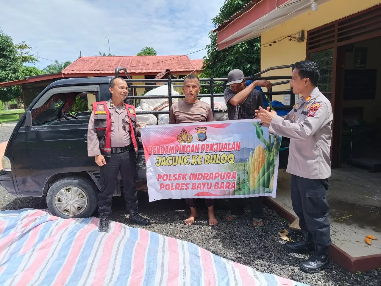 Polsek Indrapura Salurkan 1,4 Ton Hasil Panen Jagung Petani Binaan ke Bulog Asahan