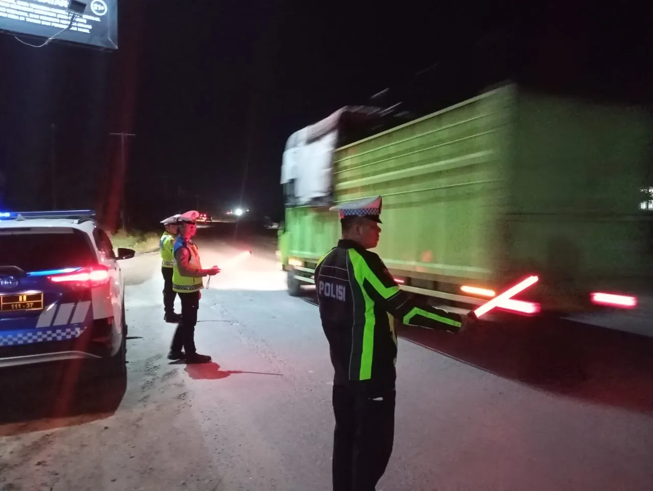 Patroli Blue Light Satlantas Polres Batu Bara Jaga Keamanan di Titik Rawan Malam Hari
