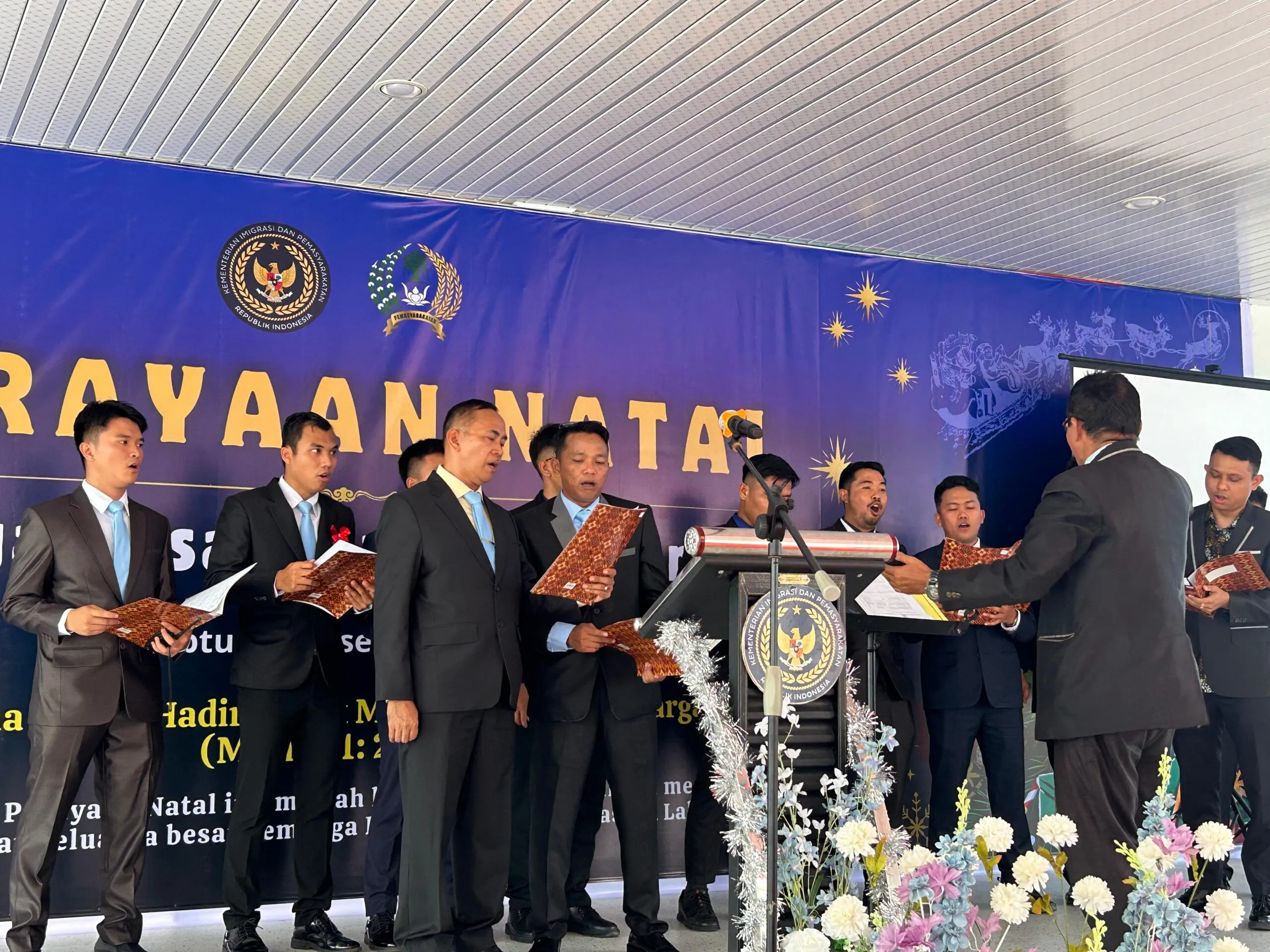 Natal Penuh Harapan, Pegawai dan Warga Binaan Lapas Labuhan Ruku Rayakan Kebersamaan