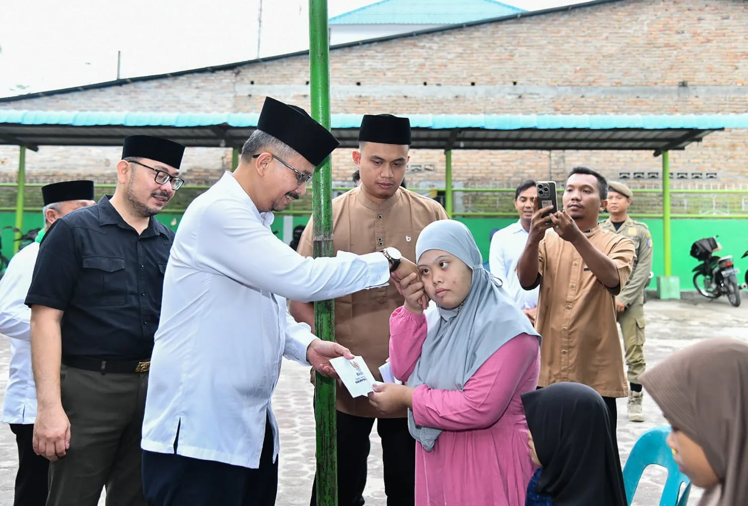 Safari Ramadan ke-11, Pemkab Batu Bara Salurkan Santunan Anak Yatim di Desa Simpang Gambus