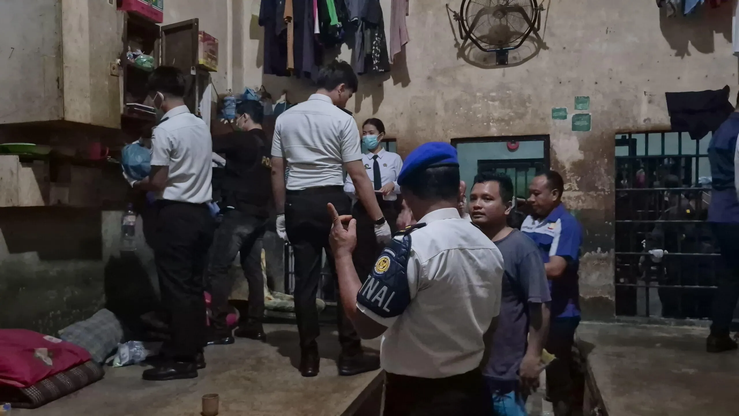 Lapas Labuhan Ruku Gelar Razia Gabungan Peringati Hari Bakti Pemasyarakatan ke-62