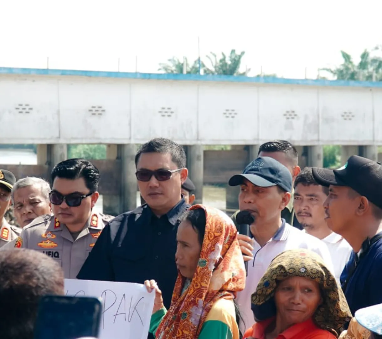 Tanggul Sungai Dalu-Dalu Rusak, Pj. Bupati Batu Bara Janjikan Perbaikan Segera