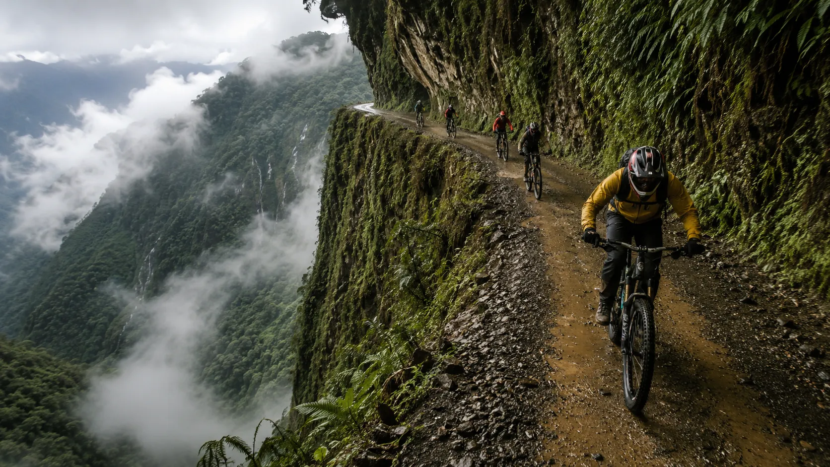 Yungas Road: Dari Jalan Paling Berbahaya di Dunia Menjadi Wisata Ekstrem