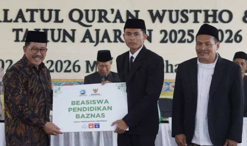 Baznas Berikan Beasiswa kepada 15 Santri di Jombang, Dorong Akses Pendidikan Pesantren
