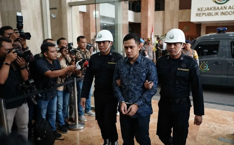 Kejagung Tahan Eks Jampidsus Febrie Adriansyah dalam Kasus Dugaan Korupsi dan TPPU