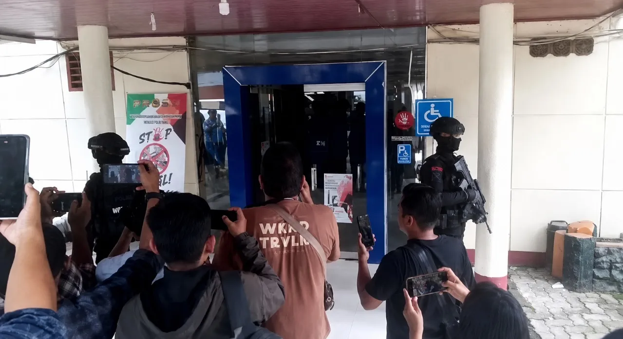 KPK Geledah Kantor Bupati dan Sejumlah Dinas di Langkat, Penyidik Telusuri Dugaan Gratifikasi