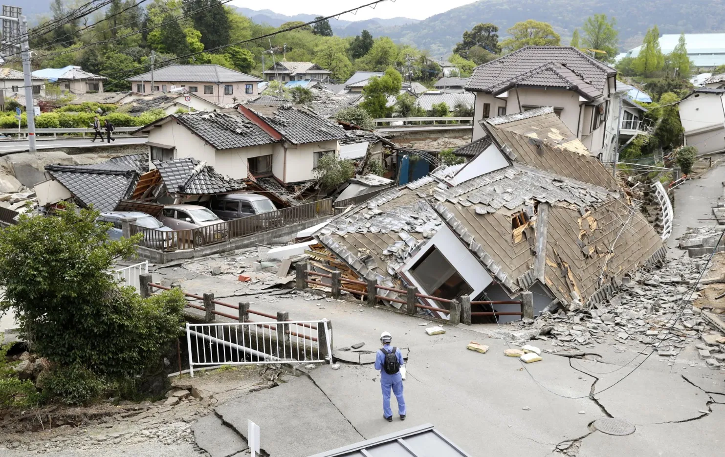 Update Gempa Kumamoto: Dua Tewas di Mal Aeon, 43 Fasilitas Kesehatan Terdampak, Sembilan Pekerja Pabrik Kertas Hilang