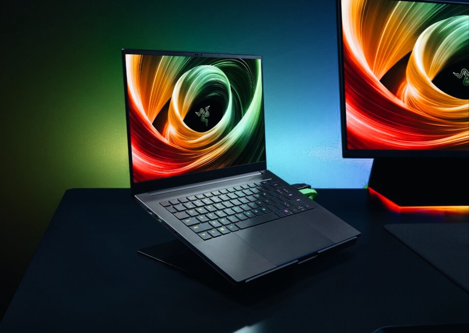 Razer Blade 14, Laptop Gaming dengan NVIDIA GeForce RTX 5000 Series Super Tipis